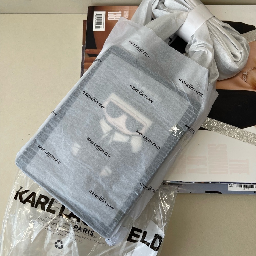 (new+tag in plastic) Karl Lagerfeld large phone crossbody with card slots inside - Picture 4 of 11